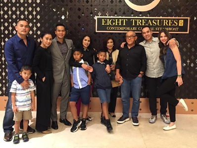 nia ramdhani dan ibu mertuanya