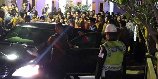 Jokowi Jadi Saksi Pernikahan Putra KH Dimyati Rois di Bantul