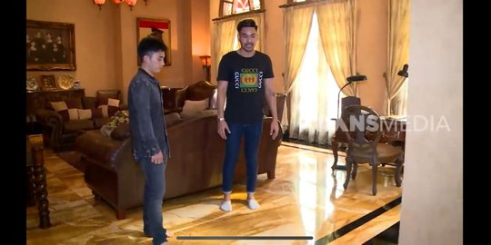 Wow Fantastis Ini 5 Potret Ruang Tamu Senilai Rp2 Miliar Di Rumah Alshad Ahmad Merdeka Com<script async src=