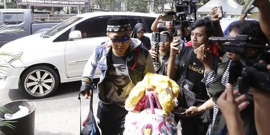 Hasil Autopsi Lina Diumumkan Hari Ini, Teddy Hadir dan Belum Mau Banyak Bicara