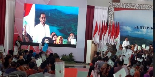 Jokowi Bagikan 3.218 Sertifikat Tanah Pada Warga DIY