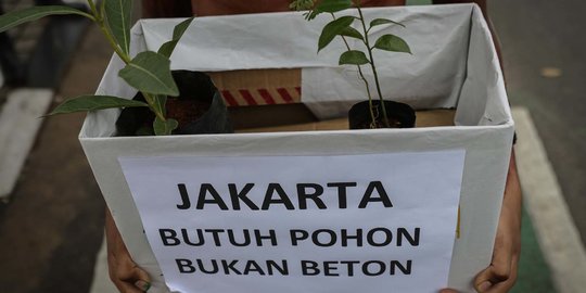 Walhi Ingatkan Pemprov DKI Perbanyak Menanam Pohon Bukan Beton