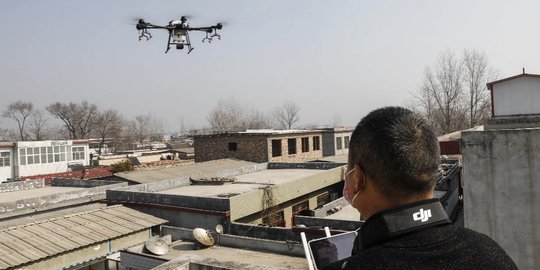 China Gunakan Drone untuk Basmi Virus Corona