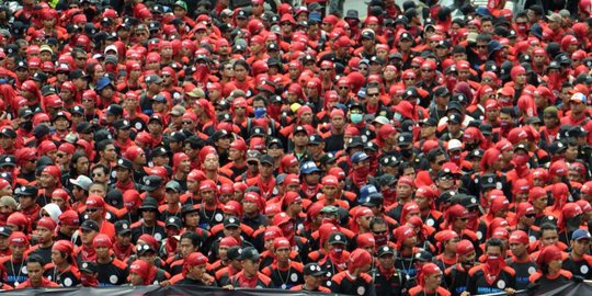 tolak omnibus law cipta lapangan kerja