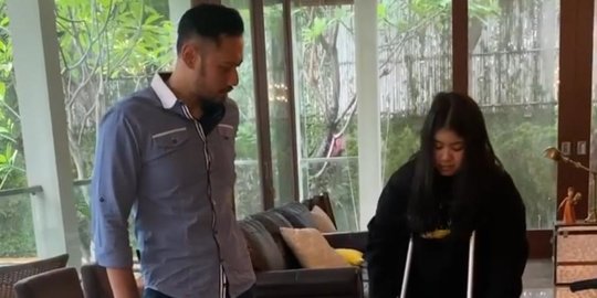Aira Putri AHY Berjalan Harus Pakai Tongkat, Sakit Apa?