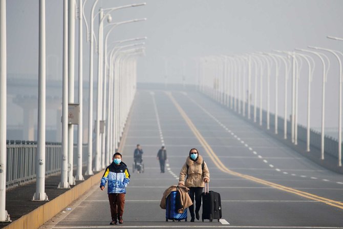 polisi china tutup akses jembatan sungai jiujiang yangtze
