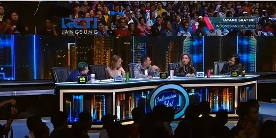 latar belakang menuliskan lagu dear diary rev1