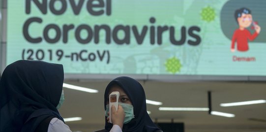 Sosialisasi Pencegahan Virus Corona di Stasiun Sudirman