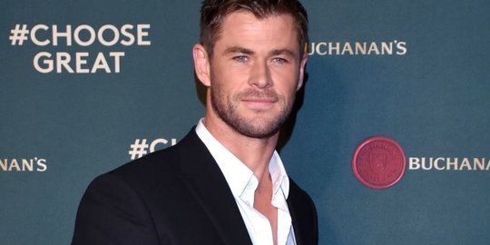 Chris Hemsworth Dinobatkan Jadi Pria Tertampan di Dunia, V BTS Peringkat Kedua