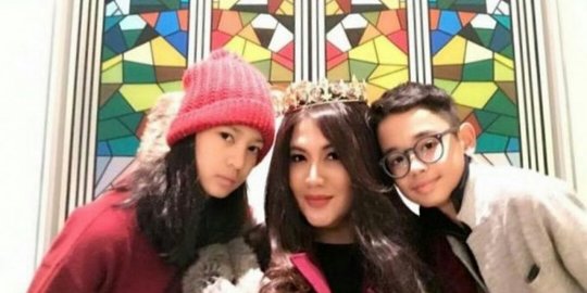 selain syahnaz, 8 artis ini juga dikaruniai anak kembar
