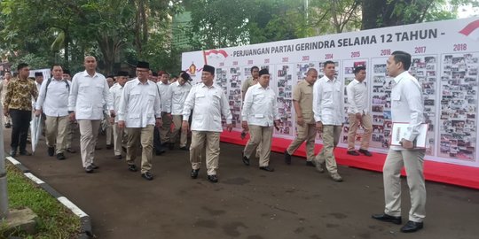 Gurauan Prabowo Saat Sapa Anies Baswedan dan Sandiaga Uno