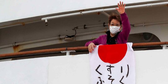 Aktivitas Penumpang Kapal Pesiar yang Dikarantina di Pelabuhan Yokohama