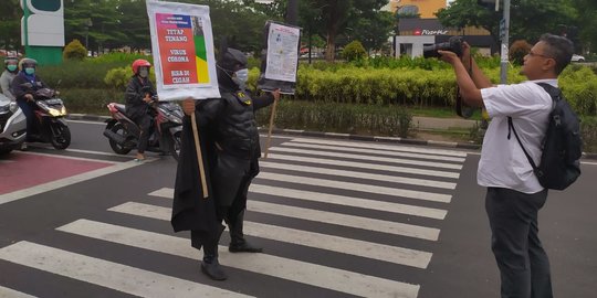 'Batman' di Sukoharjo Sosialisasikan Pencegahan Virus Corona