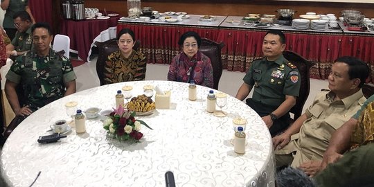 Prabowo ke Megawati: Kemhan akan Punya Patung Bung Karno di Atas Kuda