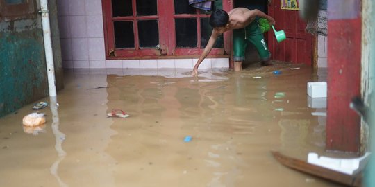 Ciliwung Meluap, Kawasan Rawajati Kembali Terendam