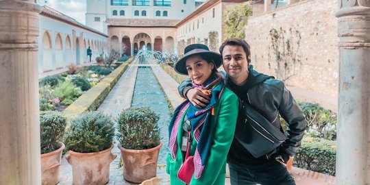 10 Potret Romantis Raffi Ahmad dan Nagita Slavina di Alhambra