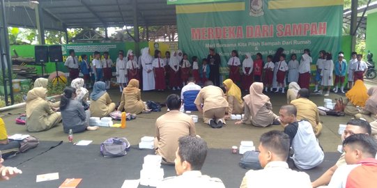 Puluhan Pelajar di Banyuwangi Belajar Cara Kelola Sampah 