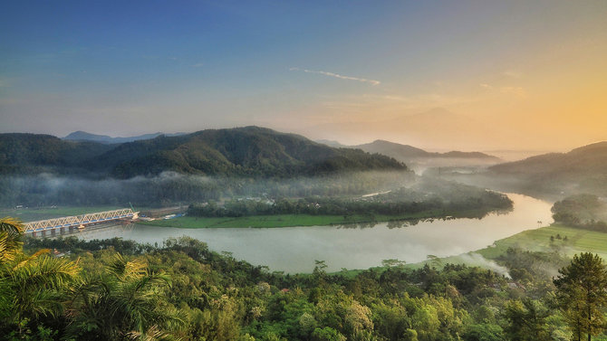 masyarakat adat banyumas dalam pusaran bisnis wisata