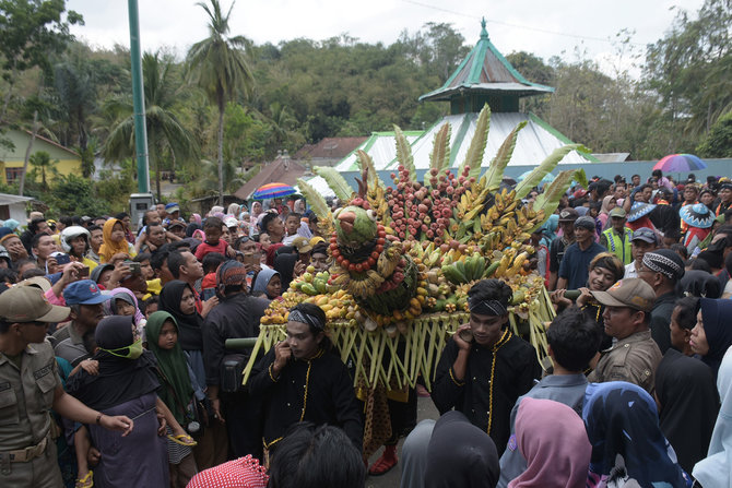 masyarakat adat banyumas dalam pusaran bisnis wisata