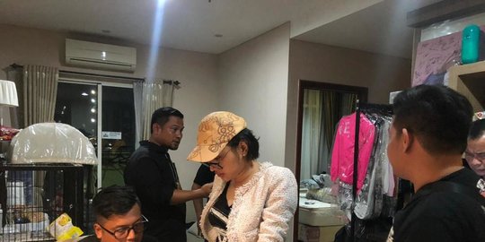 inisial nama asli lucinta rev2