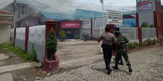 Rutan Kabanjahe Sumut Rusuh dan Terbakar, Napi Dievakuasi