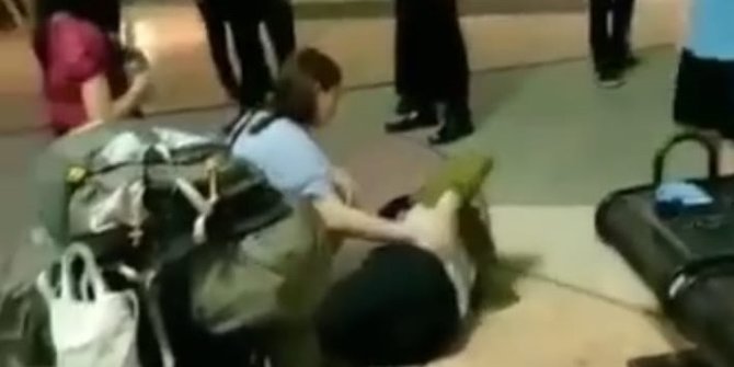 Bukan Korban Corona, Bule Berguling-guling di Bandara Bali Ternyata Sakit Pinggang