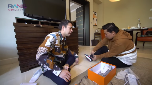 raffi ahmad belikan merry sepatu hermes