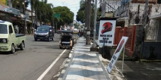 Sumedang Kembali Viral, Setelah Gapura Kini Muncul Trotoar 'Leeur'