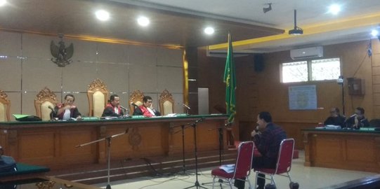 Sekda Nonaktif Jabar Iwa Karniwa Bersikeras Tak Terima Suap Proyek Meikarta