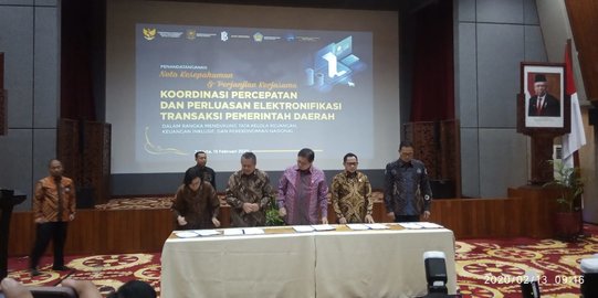 Bos Bank Indonesia: Pembayaran Gaji Seluruh PNS Daerah Sudah Non Tunai