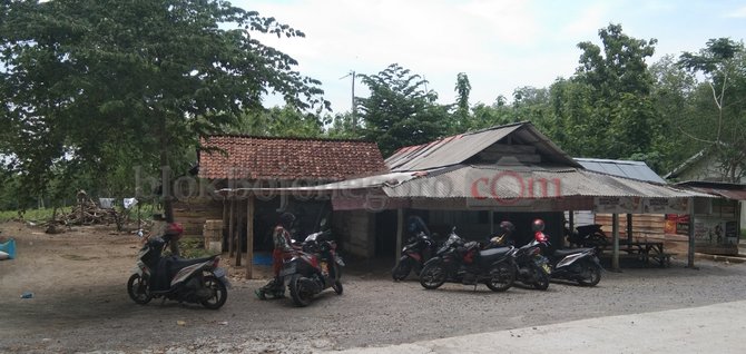 warung mbak win di kecamatan sekar kabupaten bojonegoro