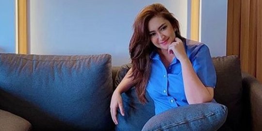 Nafa Urbach Memang Cantik Dari Dulu, Foto-foto Jadul Ini Jadi Bukti