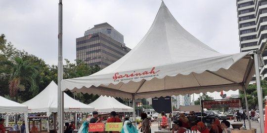 pengunjung cfd bisa nikmati kuliner khas indonesia di depan sarinah