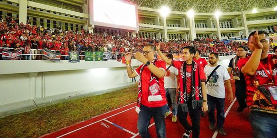 Tidak hanya Blusukan ke Perkampungan, Gibran juga Cari Dukungan Suporter Bola