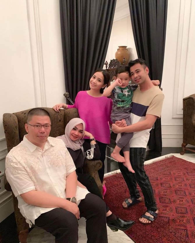 kebersamaan rieta amalia dan suami