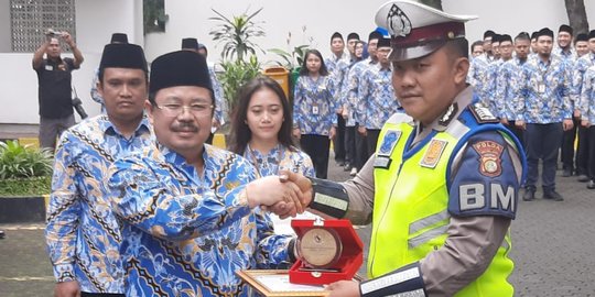 Polisi Gendong Orang Sakit Jantung Dapat Penghargaan, Diusulkan Naik Pangkat