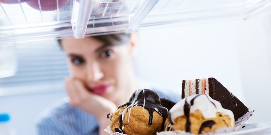 Kurang Tidur Bisa Mendorong Seseorang untuk Mengonsumsi Lebih Banyak Makanan Manis