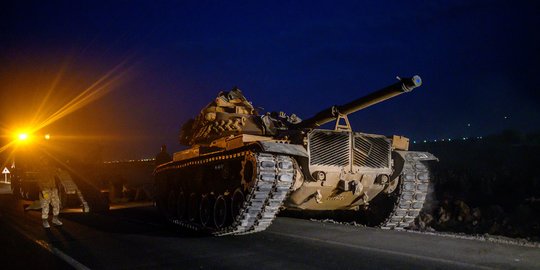 Situasi Kian Genting, Turki Kirim 300 Kendaraan Militer ke Suriah