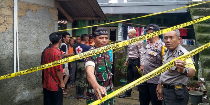 Longsor di Bogor  Satu Keluarga Tewas Tertimpa Rumah  