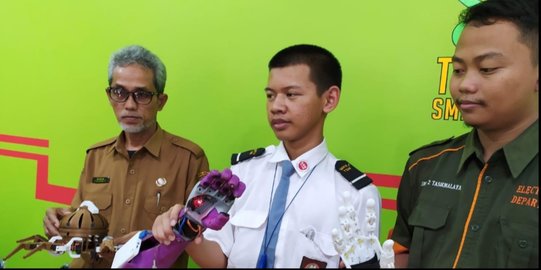 Siswa SMK di Tasikmalaya Ini Ciptakan Lengan Robot, Ini 5 Faktanya