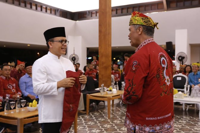 bupati banyuwangi abdullah azwar anas bertemu 93 pendeta