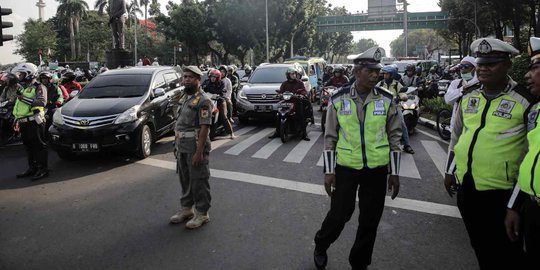 Polisi Rekayasa Lalu Lintas Antisipasi Unjuk Rasa Massa 212 di Monas