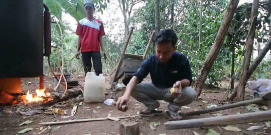 Pemuda di Serang Sulap Sampah Menjadi BBM