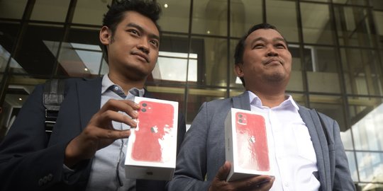 Boyamin Pamer 2 iPhone Buat yang Mengetahui Keberadaan Buron KPK Nurhadi