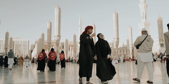Umrah Bareng Suami, Jadi Mimpi Siti Badriah yang Kini Terwujud