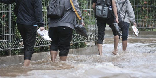 Tergenang Banjir, Sejumlah Koridor Transjakarta Tidak Beroperasi