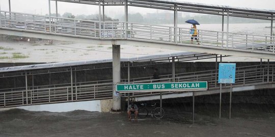 #WajahBanjirJakarta Trending, Ini 5 Foto Editan Warganet yang Bikin Terpana