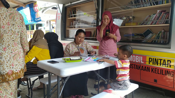 fachrul alamsyah gandeng preman kampung berbagi ilmu