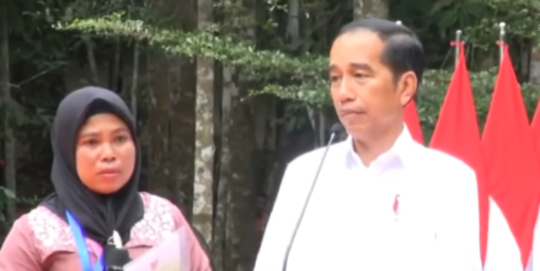 Momen Wanita Asal Pelalawan Teriak-Teriak ke Jokowi Minta Bantuan Soal Tanah