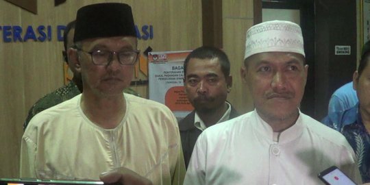 Maju Pilkada Solo, Pasangan Abah Ali-Gus Amak Serahkan Berkas ke KPU Solo